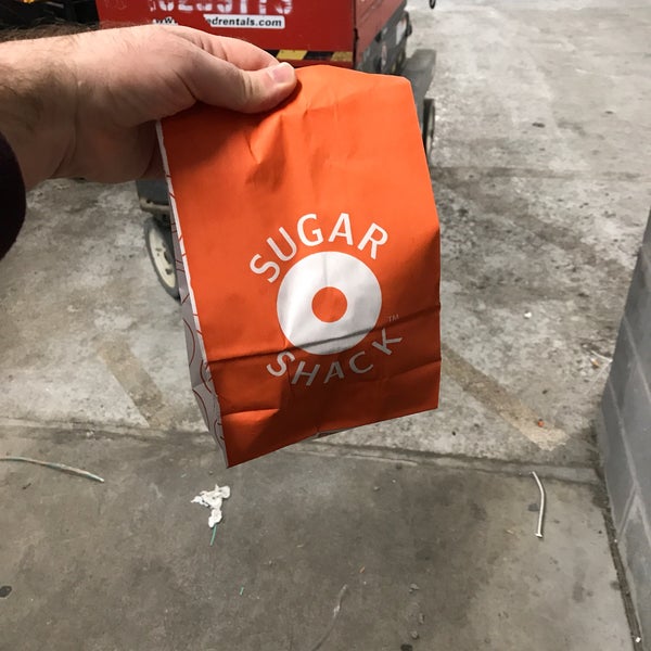 Foto diambil di Sugar Shack Donuts &amp; Coffee oleh C J. pada 2/19/2018