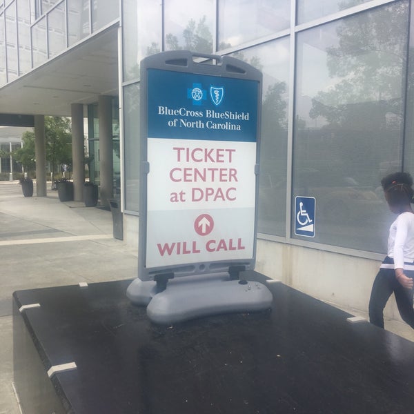 Foto tirada no(a) Durham Performing Arts Center (DPAC) por Hashima M. em 8/2/2019
