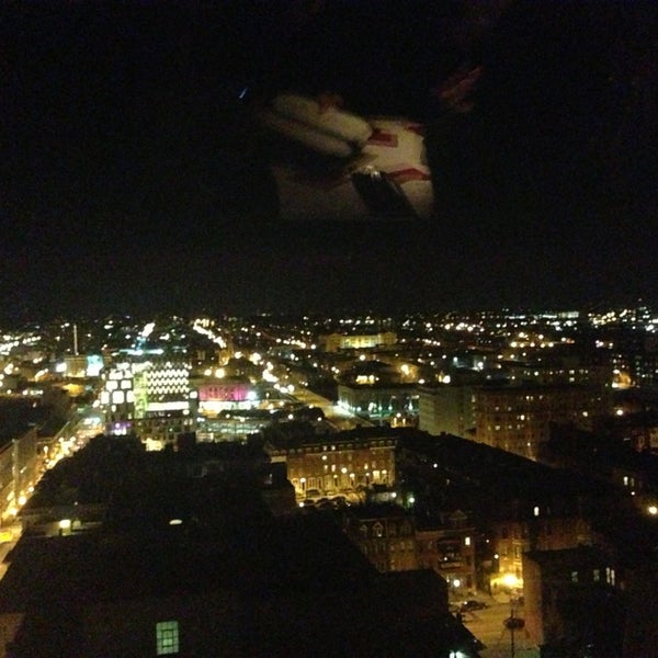 รูปภาพถ่ายที่ 13th Floor โดย Boram K. เมื่อ 2/2/2013