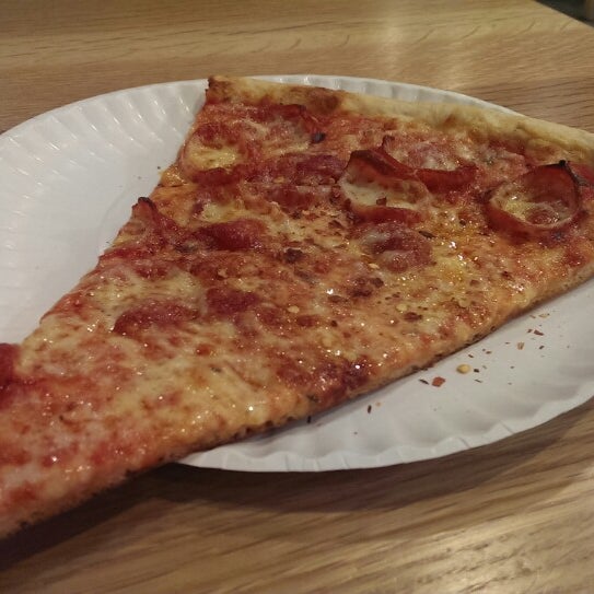 1/24/2014にAndrei B.がDelmar Pizzeriaで撮った写真