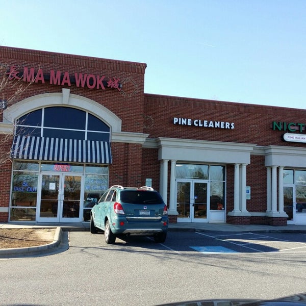 Ma Ma Wok Chinese Restaurant in Charlotte