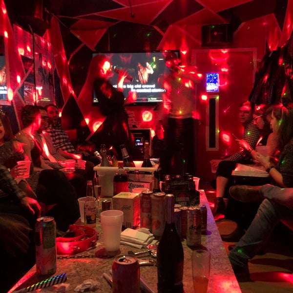 Das Foto wurde bei The Spot Karaoke &amp; Lounge von Andrew F. am 1/1/2019 aufgenommen