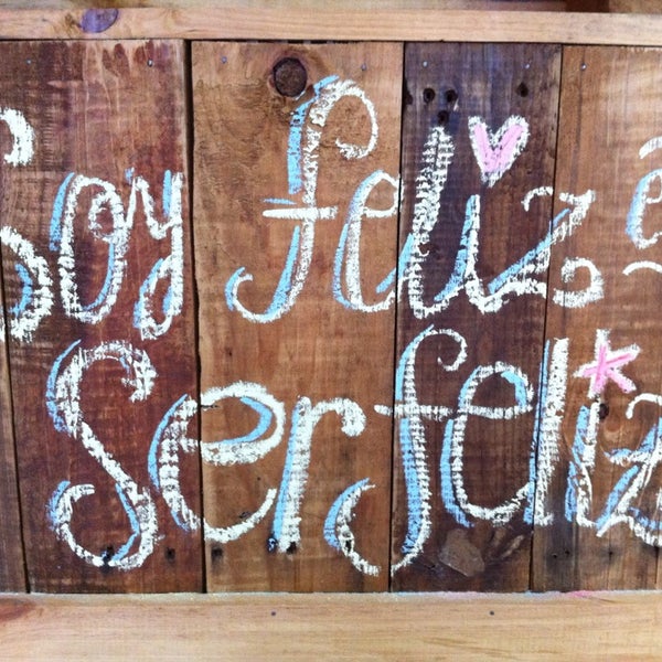 Foto scattata a Ser Feliz! - Tienda, Café &amp; Dulces da Rossana G. il 8/30/2013