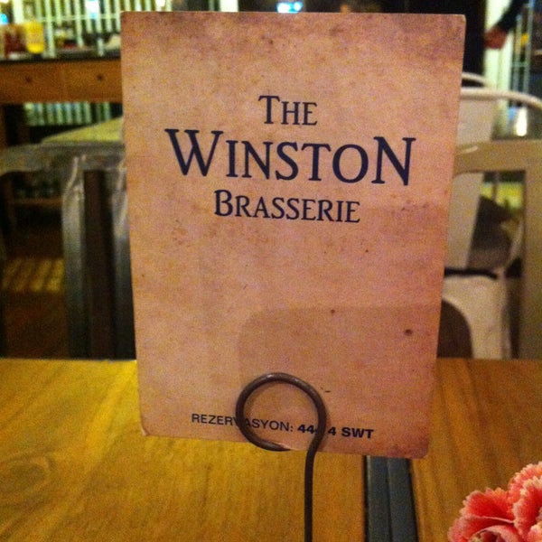 Foto tirada no(a) The Winston Brasserie por Onur İ. em 5/11/2013