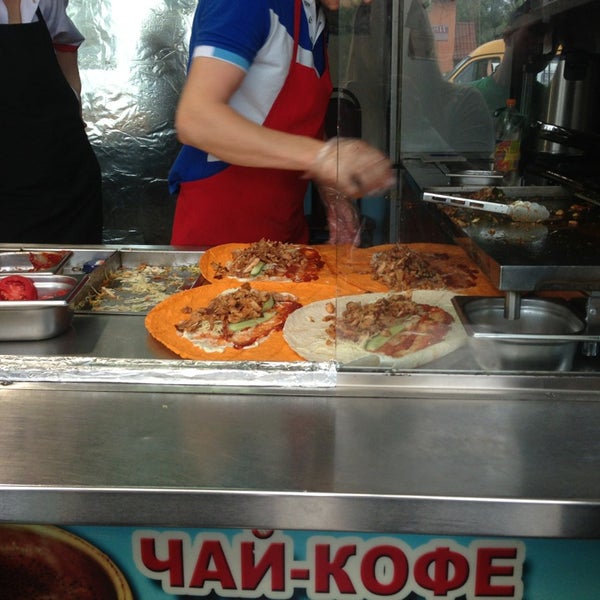 Шаурма у дяди вовы ставрополь. Шаурма апрелевка. Метро сити саранск. Шаурма вывеска. Шаурма евпатория.