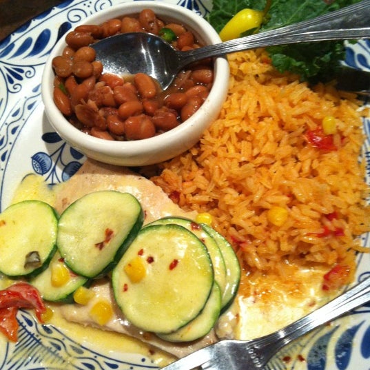 Foto diambil di Abuelo&#39;s Mexican Restaurant oleh Jeremy pada 12/14/2012