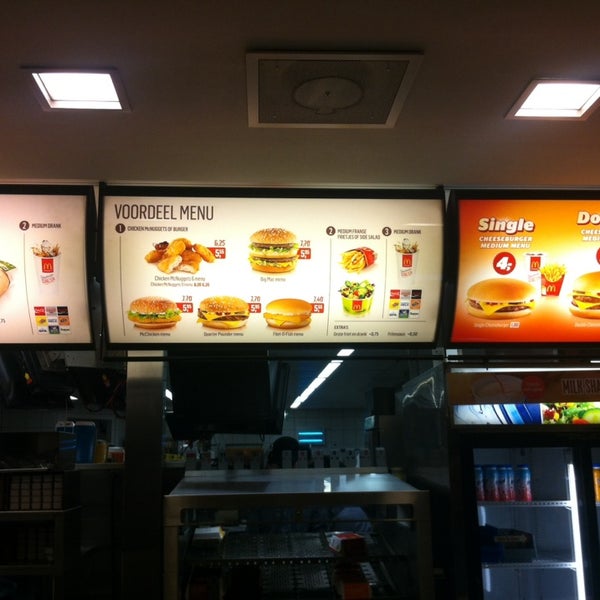 รูปภาพถ่ายที่ McDonald&#39;s โดย Marcel . เมื่อ 1/10/2014