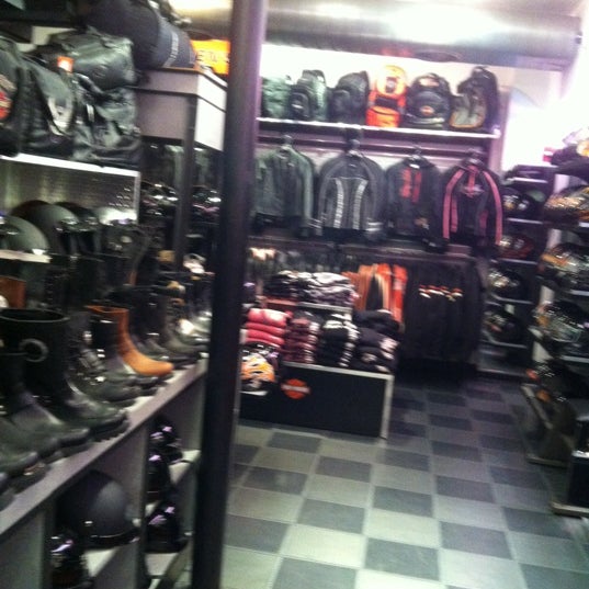 Photo prise au Harley-Davidson of NYC par Ricardo B. le10/26/2012