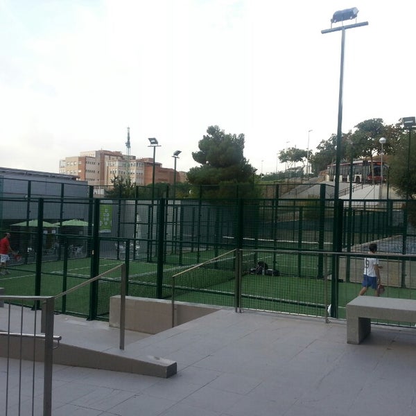 รูปภาพถ่ายที่ Club Natació Catalunya - Cem Can Toda โดย MERI L. เมื่อ 10/19/2013