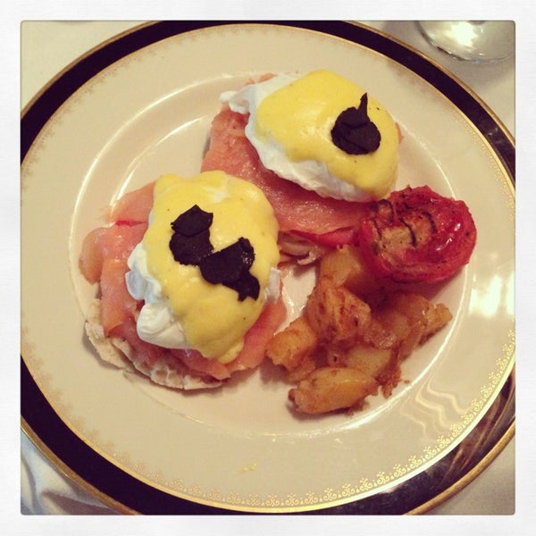 The Lowell Benedict for breakfast with truffles is excellent!