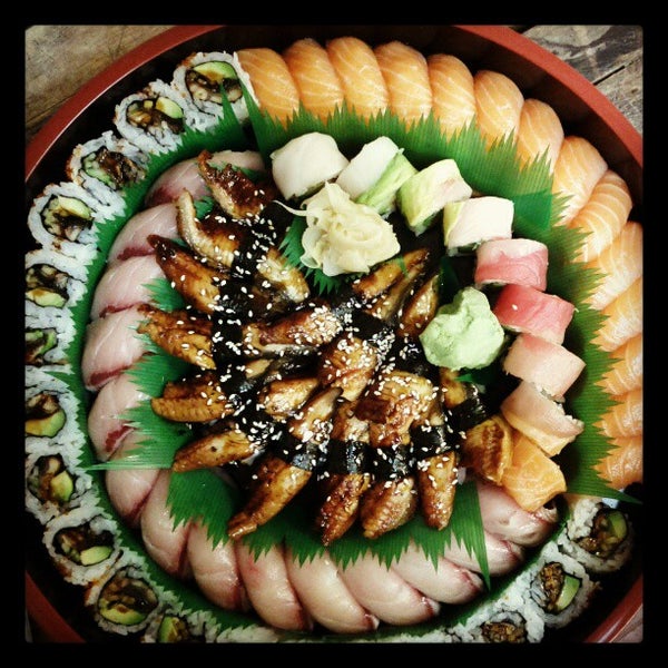 รูปภาพถ่ายที่ Sushi Umi โดย judy k. เมื่อ 4/20/2012