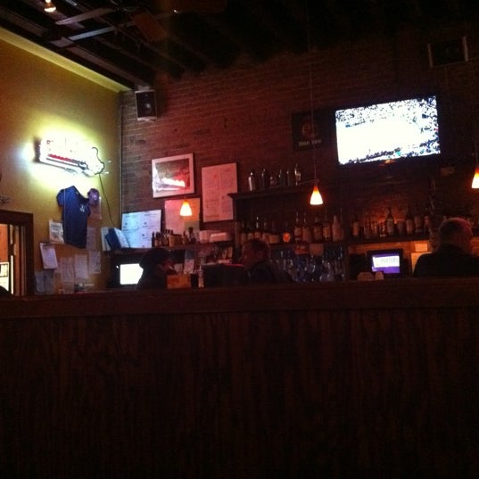 Das Foto wurde bei Porters Bar and Grill von Dana I. am 3/1/2012 aufgenommen