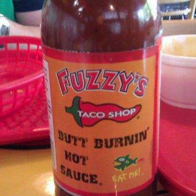 6/11/2012 tarihinde Landon B.ziyaretçi tarafından Fuzzy&#39;s Taco Shop'de çekilen fotoğraf