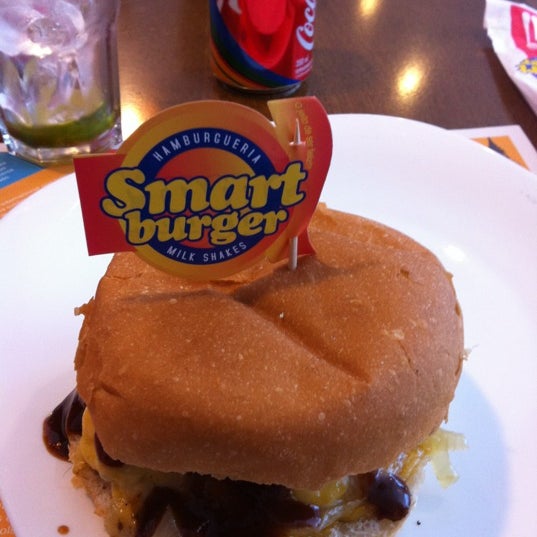Photo taken at Smart Burger by Fabiano S. on 8/19/2012