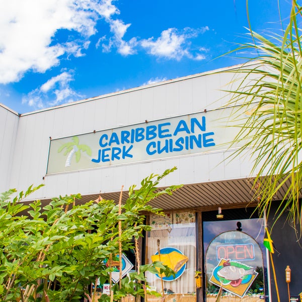 Foto diambil di Caribbean Jerk Cuisine oleh Caribbean Jerk Cuisine pada 6/1/2017
