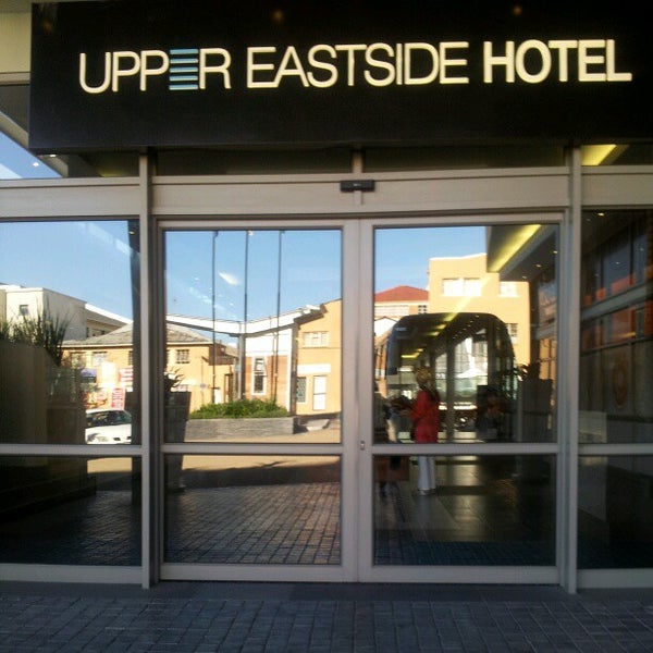 Das Foto wurde bei DoubleTree by Hilton Cape Town - Upper Eastside von mishkaah p. am 11/14/2012 aufgenommen