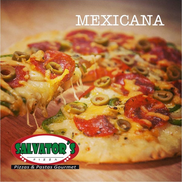 7/26/2013 tarihinde Salvator&#39;s Pizzaziyaretçi tarafından Salvator&#39;s Pizza'de çekilen fotoğraf