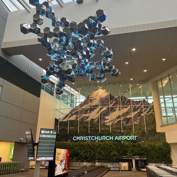 รูปภาพถ่ายที่ Christchurch International Airport (CHC) โดย Fakhirahz เมื่อ 5/24/2023