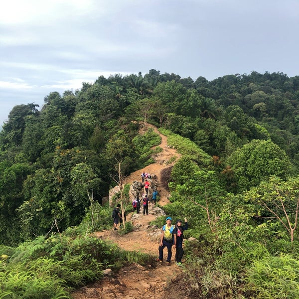Hiking Trail Bukit Botak Puncak Alam Pista En Puncak Alam