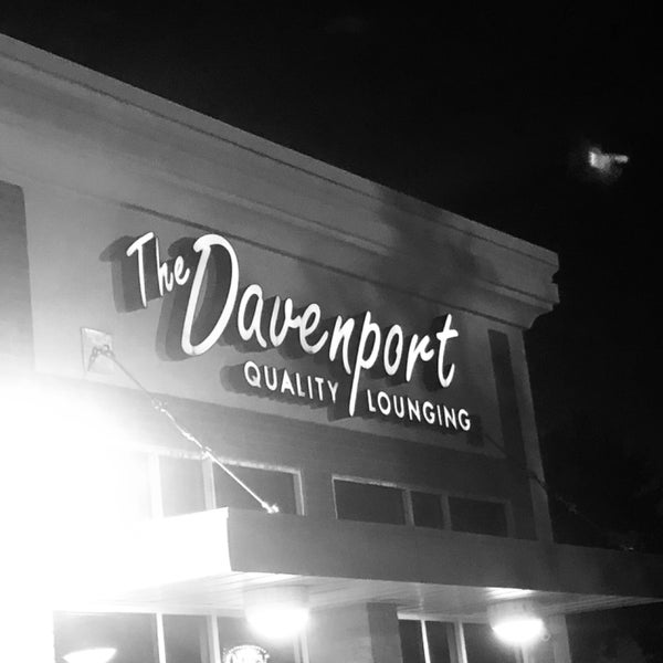 Photo taken at The Davenport Lounge Clear Lake by Schmidt on 12/6/2019