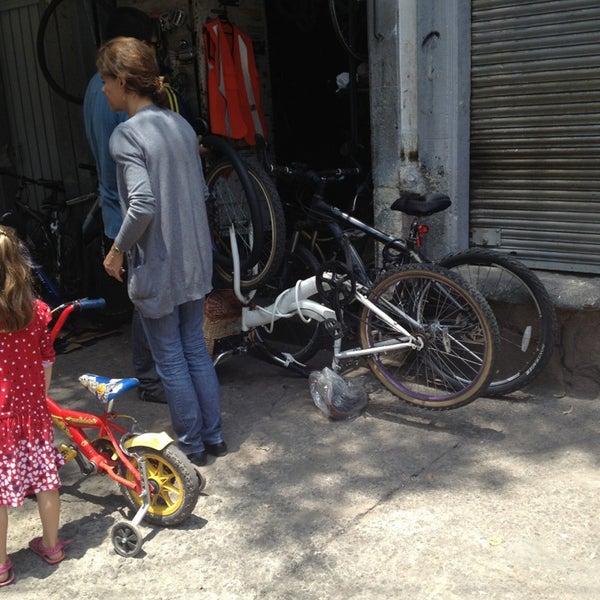 8/18/2013にSuzie Y.がTaller de bicicletasで撮った写真