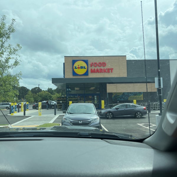 Lidl Grocery Store in East Lake