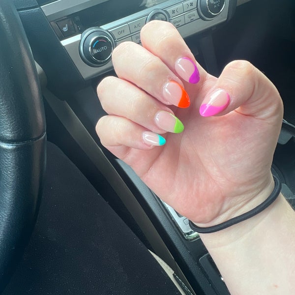 Luxy Nails Spa 9 tips