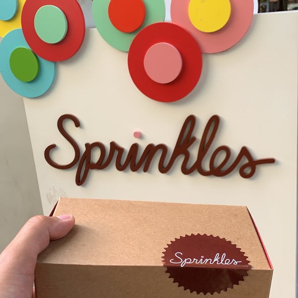 Photo taken at Sprinkles The Grove by Mark Lester A. on 7/15/2021