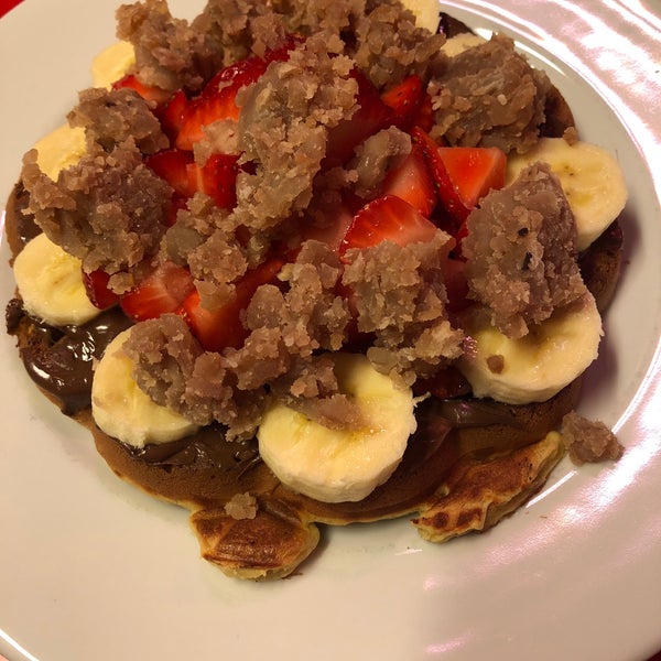 Foto tomada en Waffle&#39;cı Akın  por Kerim O. el 1/14/2018