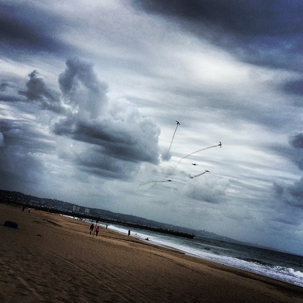 รูปภาพถ่ายที่ uShaka Beach โดย Mandla R. เมื่อ 3/20/2014