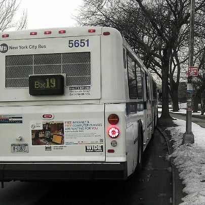 MTA MaBSTOA Bus at New York Botanical Garden / Bronx Park Terminal ...