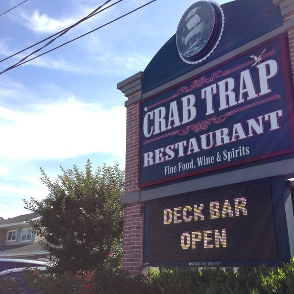 รูปภาพถ่ายที่ Crab Trap Restaurant โดย Gary M. เมื่อ 7/3/2013