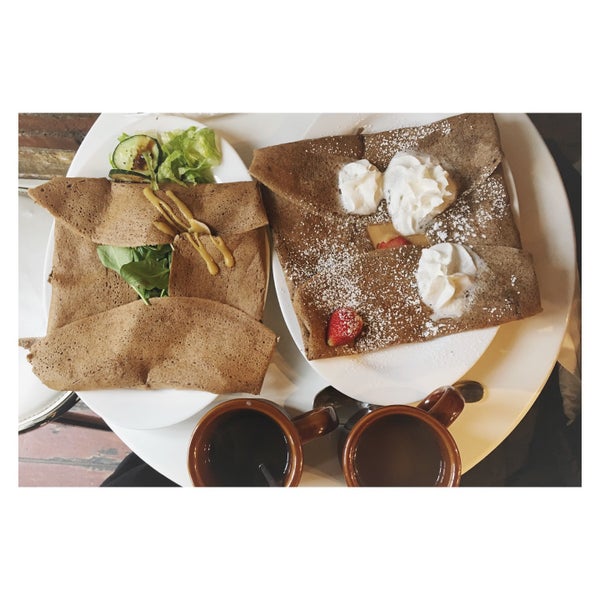 Very tasty buckwheat crepes! I loved the savery one with roasted turkey and spinash. Sweet ones are popular aswell (free coffee refils)
