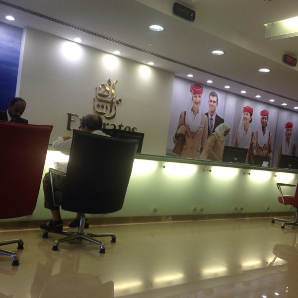 Эмиратес катар. Офис эмирейтс в санкт петербурге. Кухня первого класса эмирейтс. Офис эмирейтс в санкт петербурге. Emirates офис в москве.