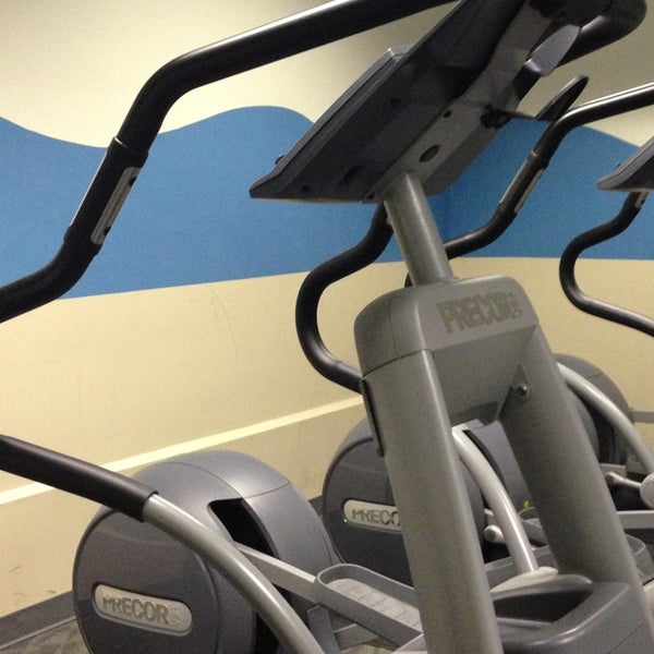 Pine Island RacquetFitness Center 37 ziyaretçi