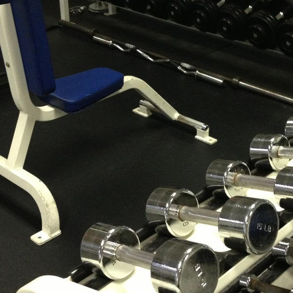 Pine Island RacquetFitness Center 37 ziyaretçi