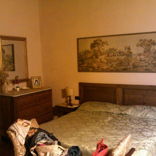 Foto diambil di De&#39; Benci b&amp;b, bed and breakfast oleh andrea m. pada 9/23/2012