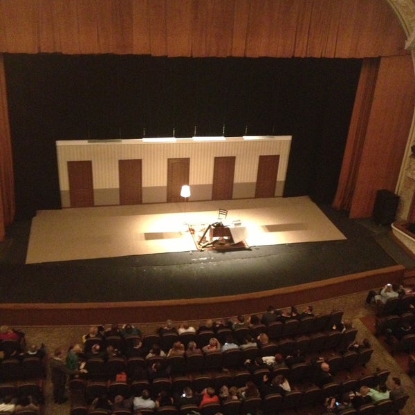 Das Foto wurde bei Театр ім. Івана Франка / Ivan Franko Theater von Nata am 4/24/2013 aufgenommen