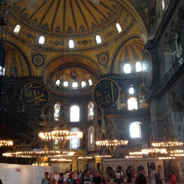Photo taken at Hagia Sophia by Dosjsk Ş. on 7/5/2013
