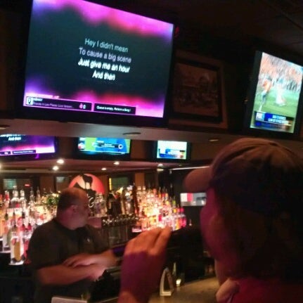 Foto diambil di Gabby Goat American Pub &amp; Grill oleh @joshmeans pada 10/23/2012