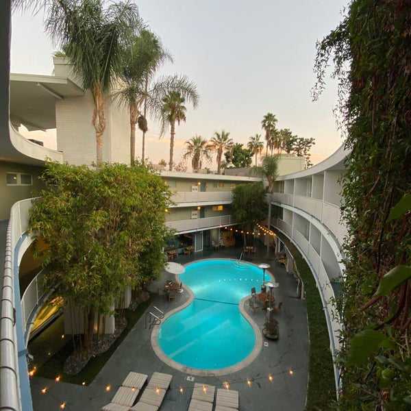 Foto diambil di Avalon Hotel Beverly Hills oleh Goran A. pada 11/11/2019