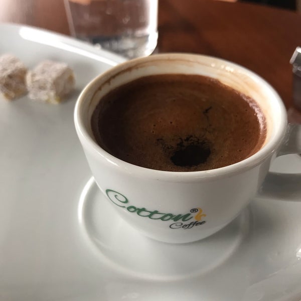 Foto tirada no(a) Cotton Coffee por Gökçen em 2/12/2019