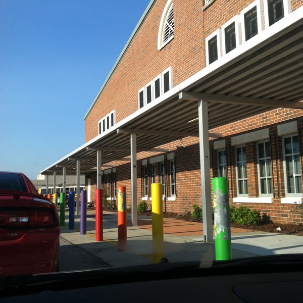 Twin Lakes Academy Elementary Deerwood 8 tips from 122 visitors