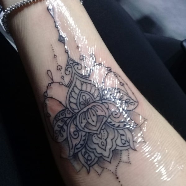 3/18/2018에 Natalia N.님이 Vagonart Tattoo &amp; Piercing에서 찍은 사진