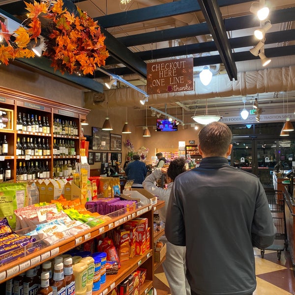 11/7/2019 tarihinde Keith H.ziyaretçi tarafından Falletti Foods'de çekilen fotoğraf