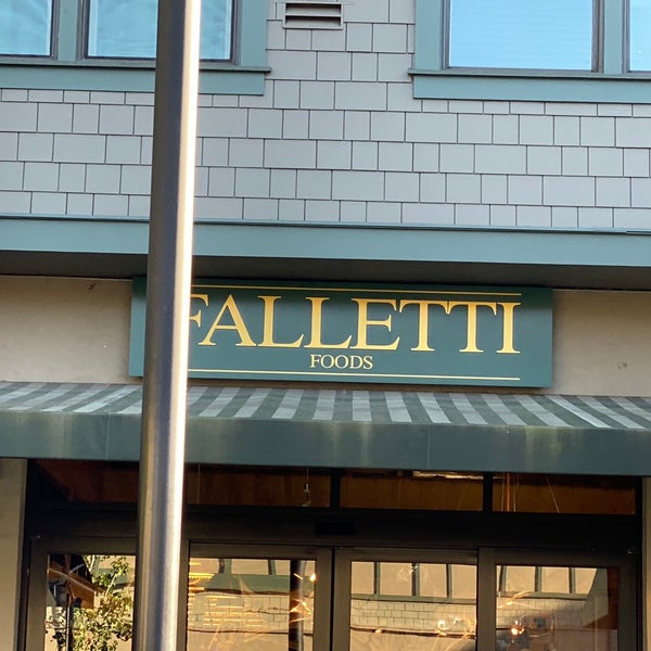 10/15/2019 tarihinde Keith H.ziyaretçi tarafından Falletti Foods'de çekilen fotoğraf