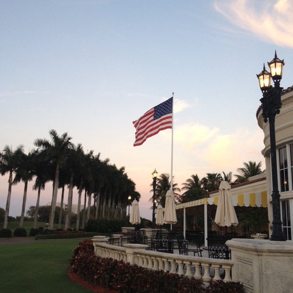 2/23/2014 tarihinde Ruan William D.ziyaretçi tarafından Trump International Golf Club, West Palm Beach'de çekilen fotoğraf