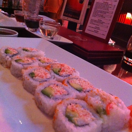 รูปภาพถ่ายที่ Sushi Sake North Miami Beach โดย Boogie เมื่อ 9/15/2012