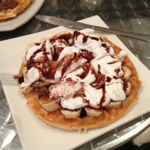4/5/2013에 Janio S.님이 Zaffiro Waffle &amp; Café에서 찍은 사진