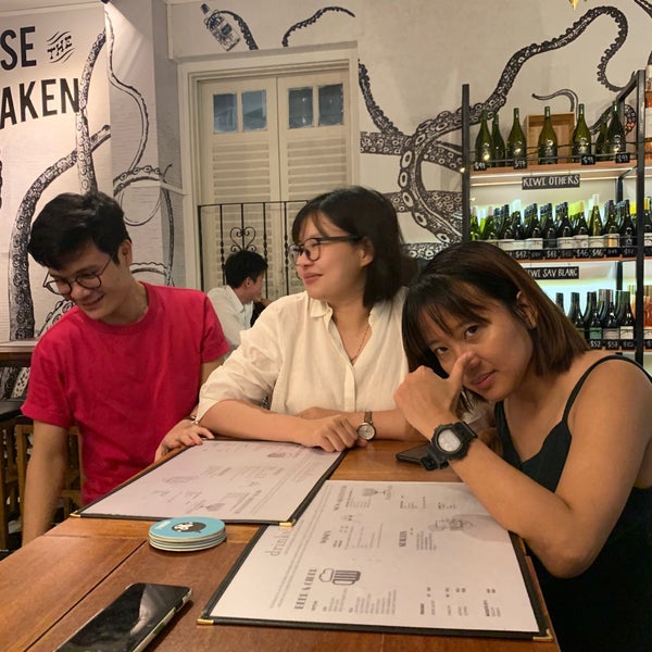 Drinks & Co. Wine Bar in Chinatown